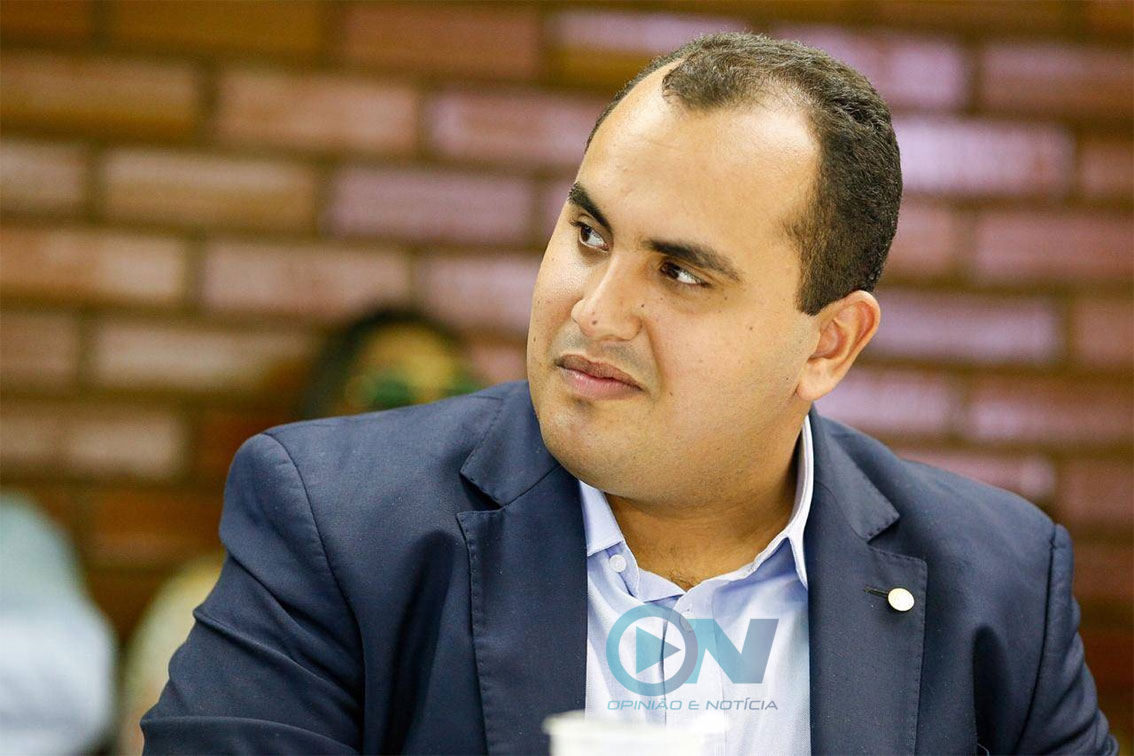 A fome de Georgiano Neto por bases aliadas é antiga. "Não pode ver uma sacola de votos".
